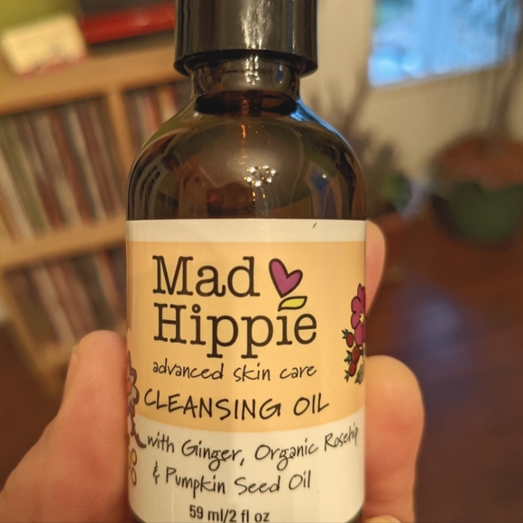 Mad Hippie facial cleansing oil - Picture 1 of 2
